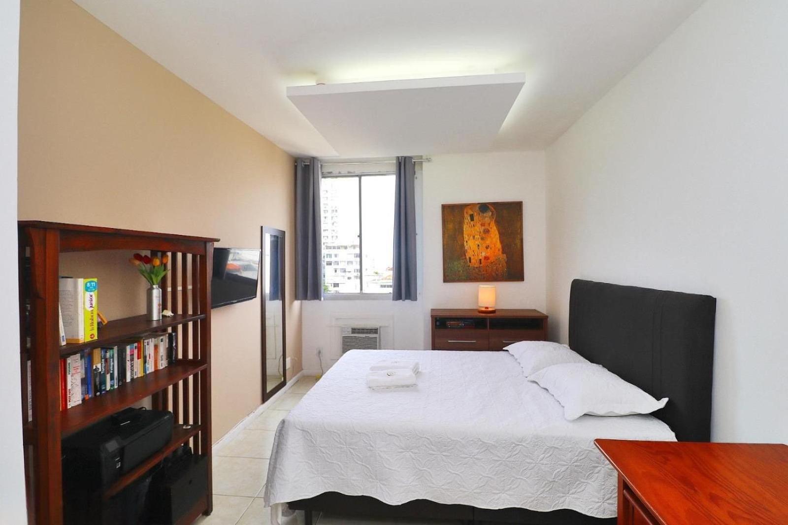 Apartamento Amplo 2 Quartos Com Vista Mar: 300m Da Copacabana Rio de Janeiro