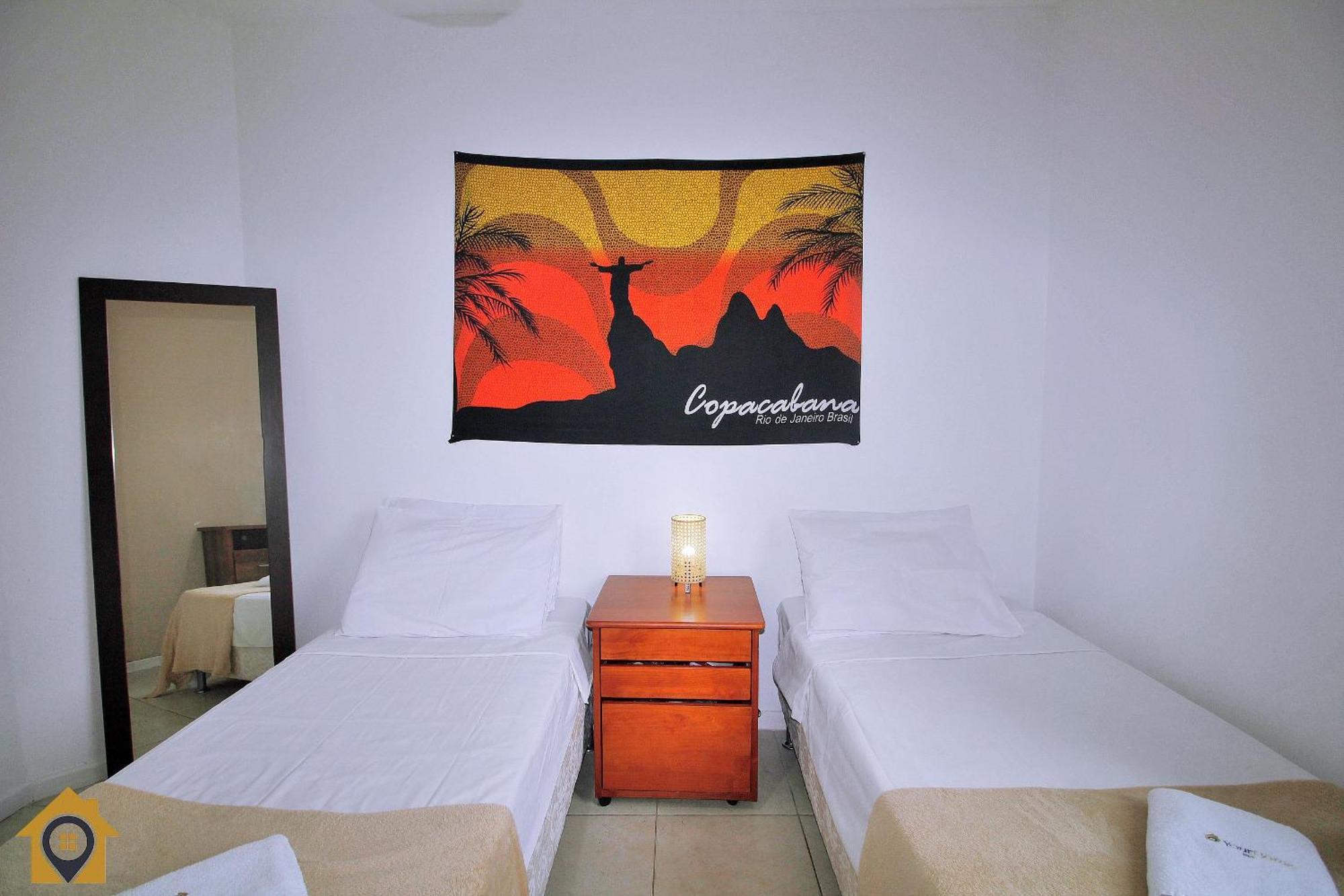 Apartamento Amplo 2 Quartos Com Vista Mar: 300m Da Copacabana
